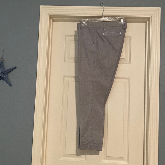 Tommy Hilfiger Pants - Women’s Tiny Pinstripe Tommy Hilfiger Pants Size 6